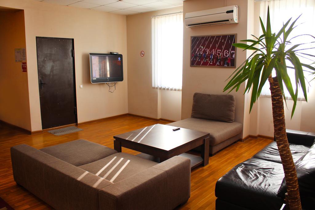 Athletics Hotel Tbilisi Esterno foto