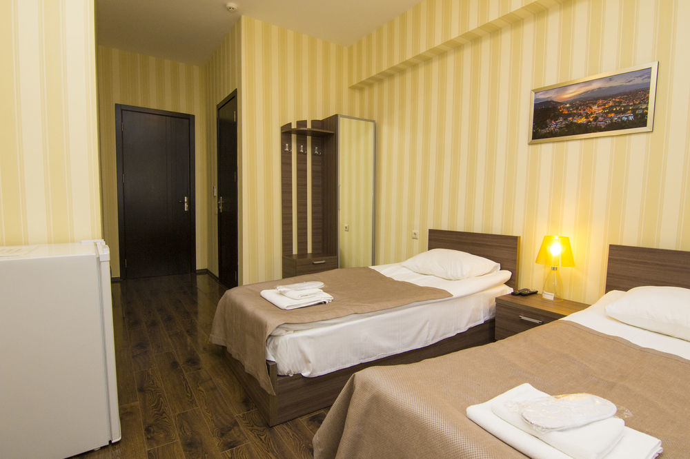 Athletics Hotel Tbilisi Esterno foto
